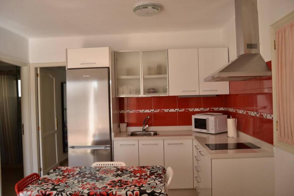 Casa Nori - Apartamento A 4 Minutos De La Playa Tías Buitenkant foto